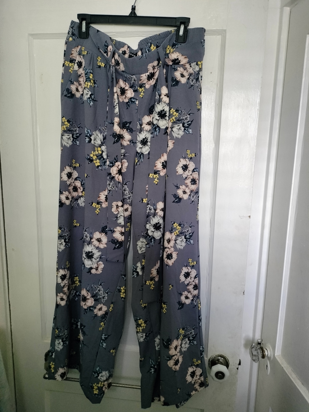 Torrid 1 Gray Floral Pilazo Wide-Leg Pull On Pants Plus Size 1X